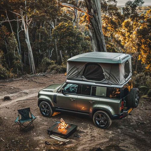 Hard shell direct lifting roof tent-13 Wild camping, rooftop tent blends into nature and enjoys quiet time